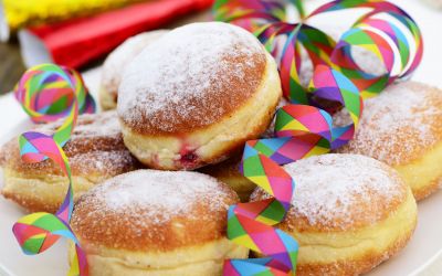 Bedenkliche Inhaltsstoffe in Faschingsgebäck: Wie sicher sind Kreppel, Krapfen, Berliner und Fasnetsküchle? (Foto: AdobeStock - photocrew 101920887)